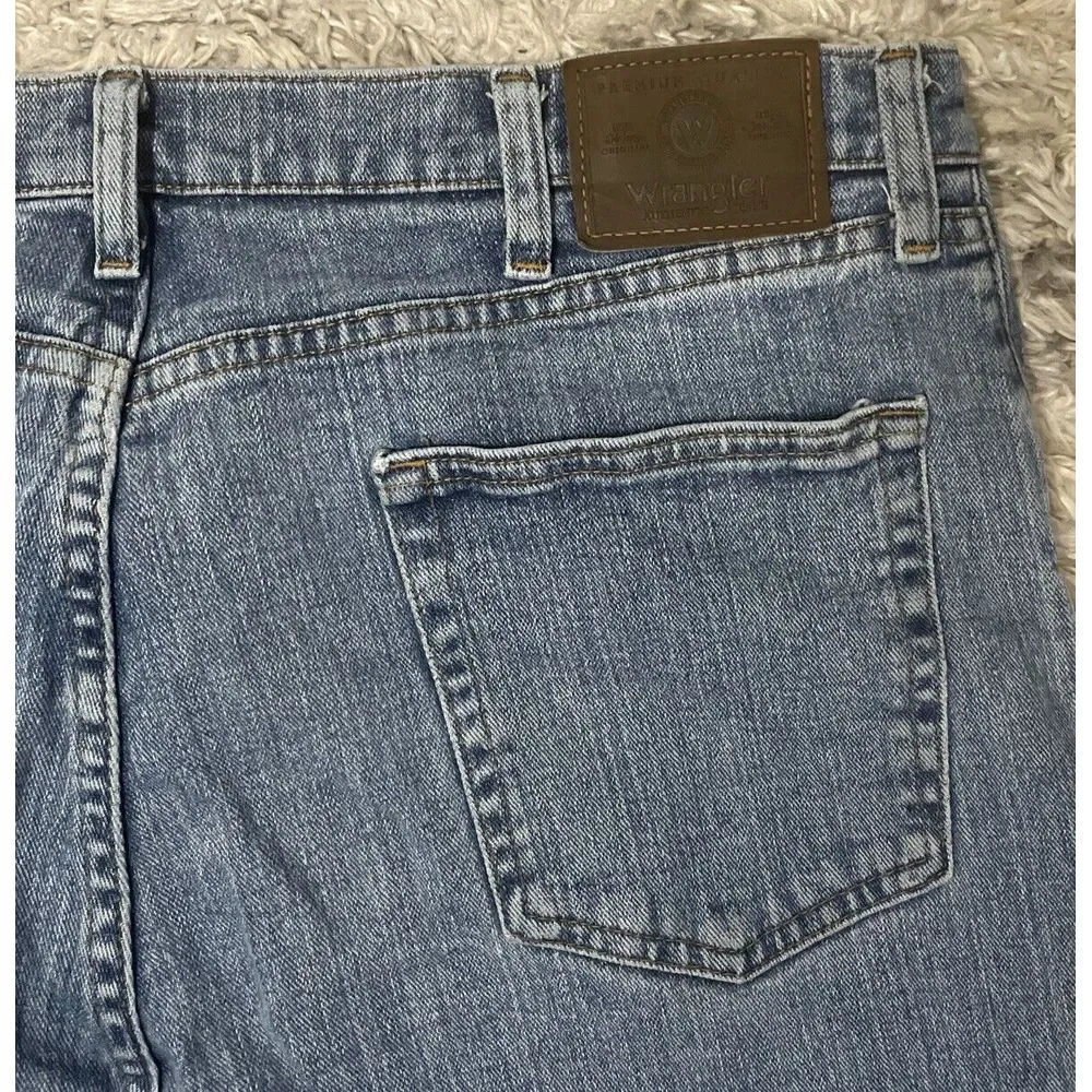 Wrangler✨ 36x30 Relaxed Fit Blue Jeans Heavy Denim Quality Old School Vintage‎